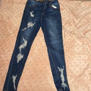 Stretchy and comfortable to wear. The rips go all the way through